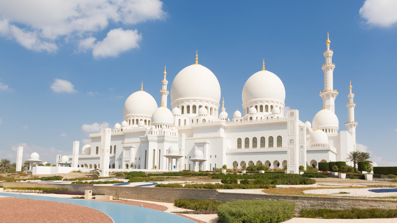 Beyond the Coldplay Concert in Abu Dhabi! Best things to explore 8 Sheikh Zayed Grand Mosque Abu Dhabi