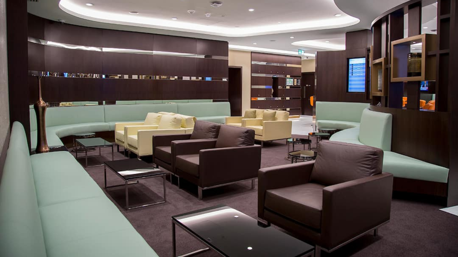 The Opulence of Etihad Lounges